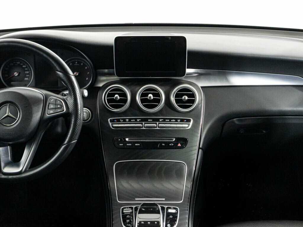 Mercedes-Benz GLC Coupe 300, 2018 Фото №14