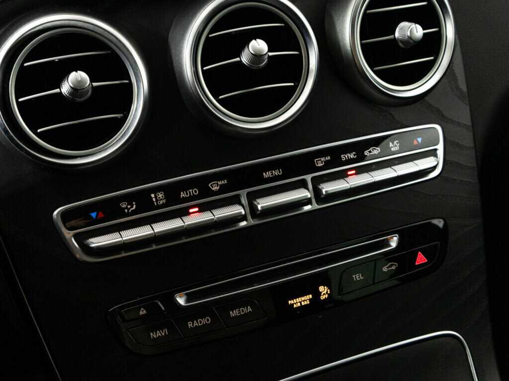 Mercedes-Benz GLC Coupe 300, 2018 Фото №19