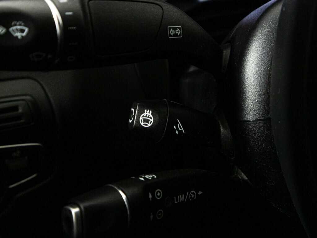 Mercedes-Benz GLC Coupe 300, 2018 Фото №21