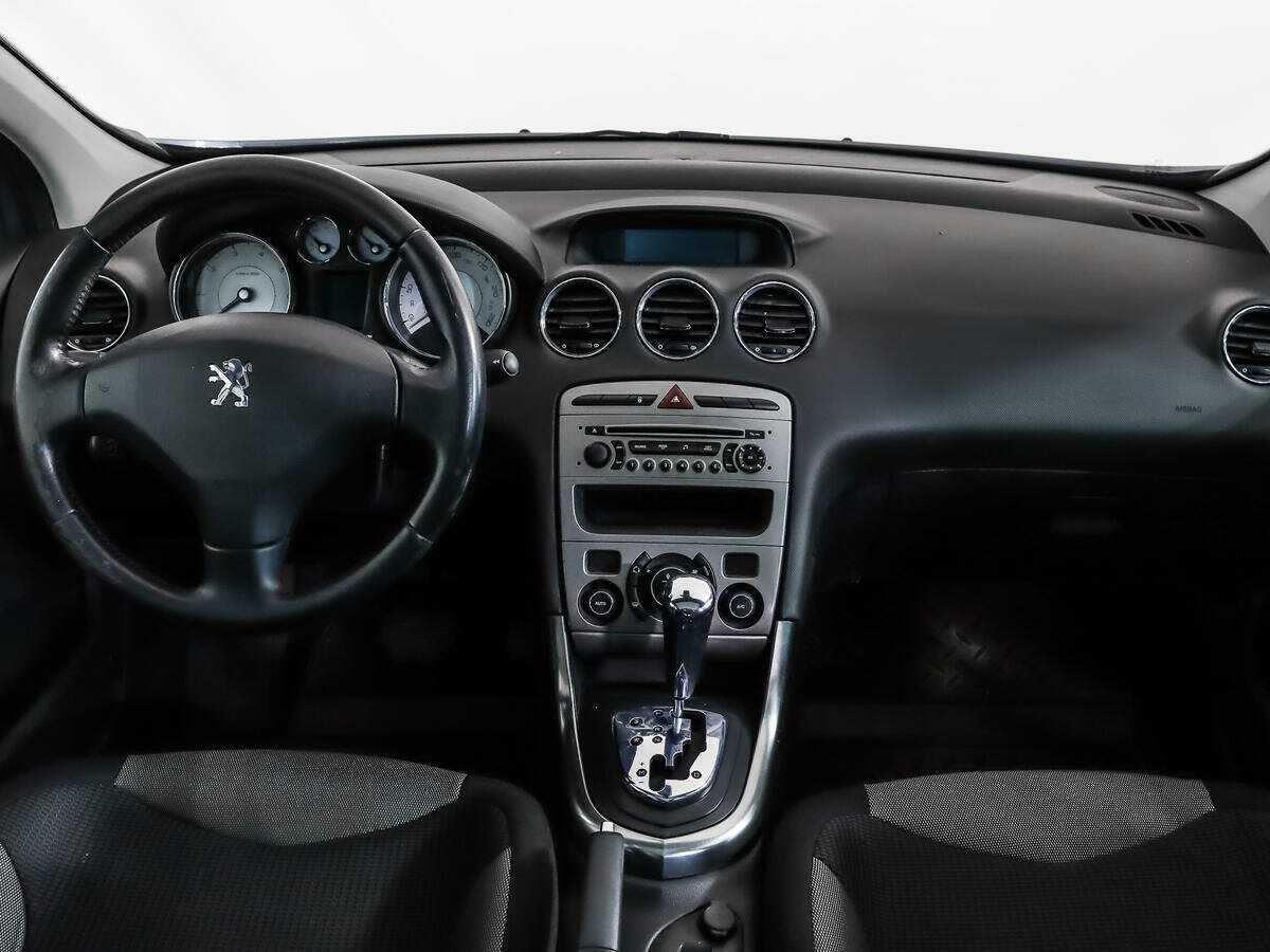 Peugeot 308, 2010 Фото №12