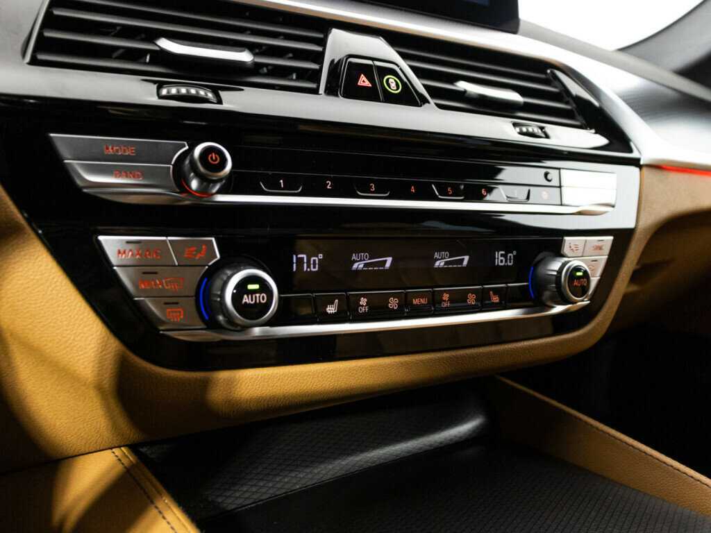 BMW 5 серии 520i, 2023 Фото №23