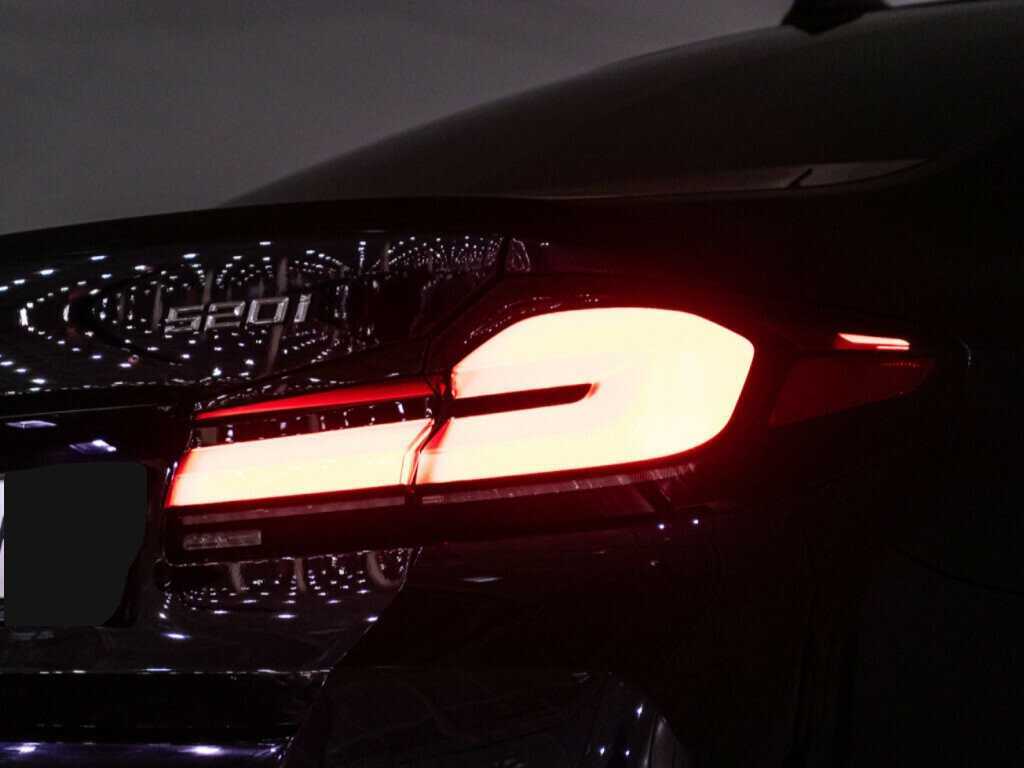 BMW 5 серии 520i, 2023 Фото №32
