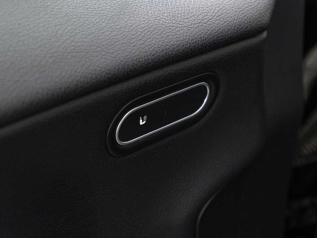 Mercedes-Benz CLA 200, 2019 Фото №15