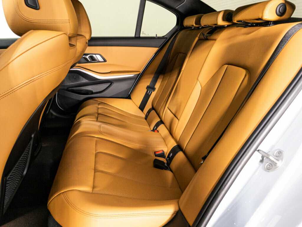 BMW 3 серии 320i, 2023 Фото №10