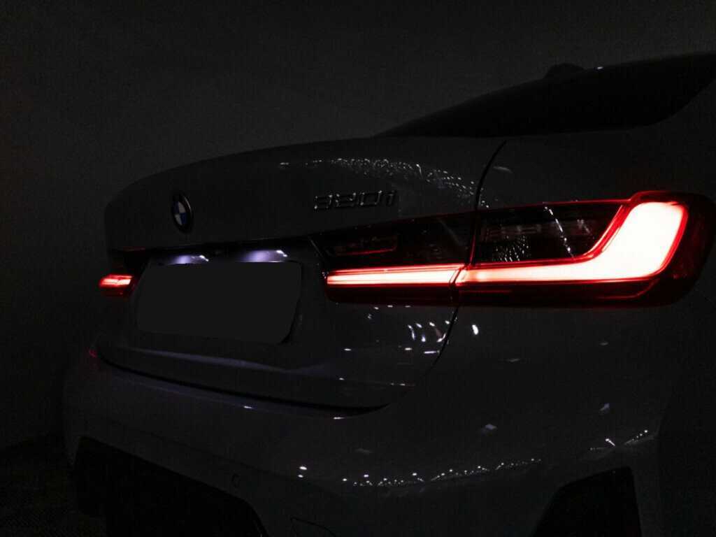 BMW 3 серии 320i, 2023 Фото №28