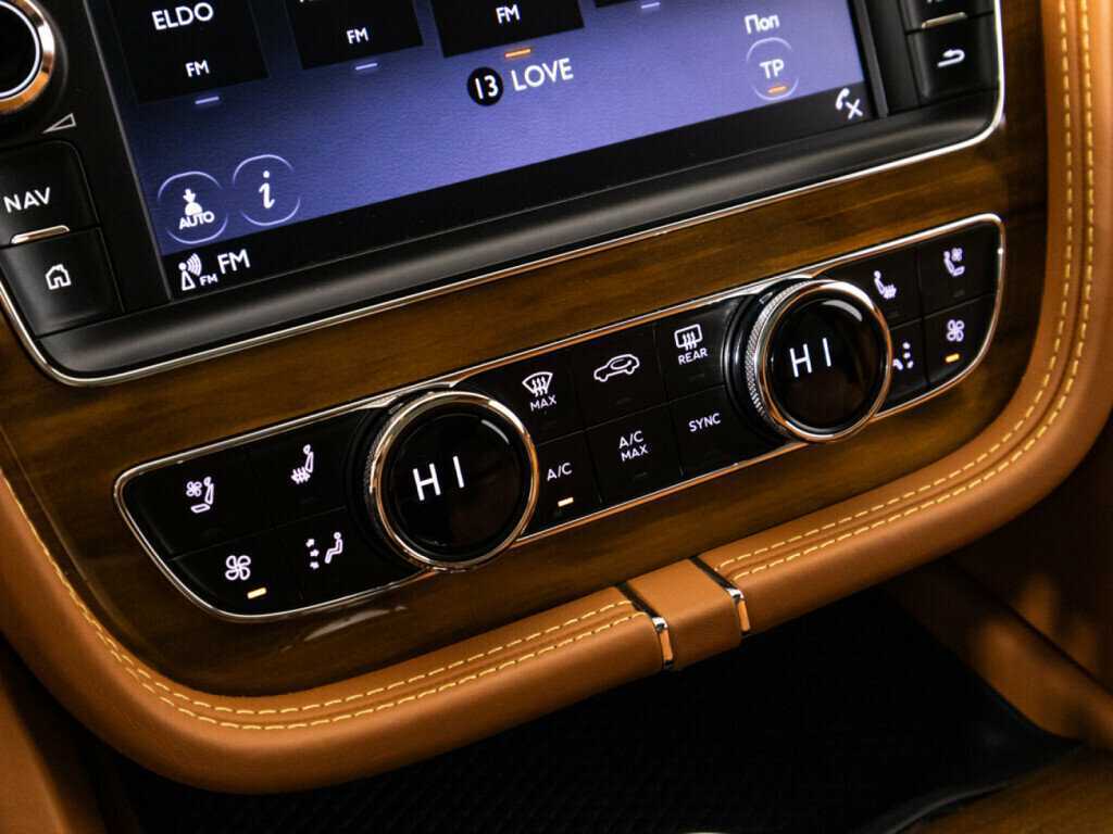 Bentley Bentayga, 2019 Фото №19