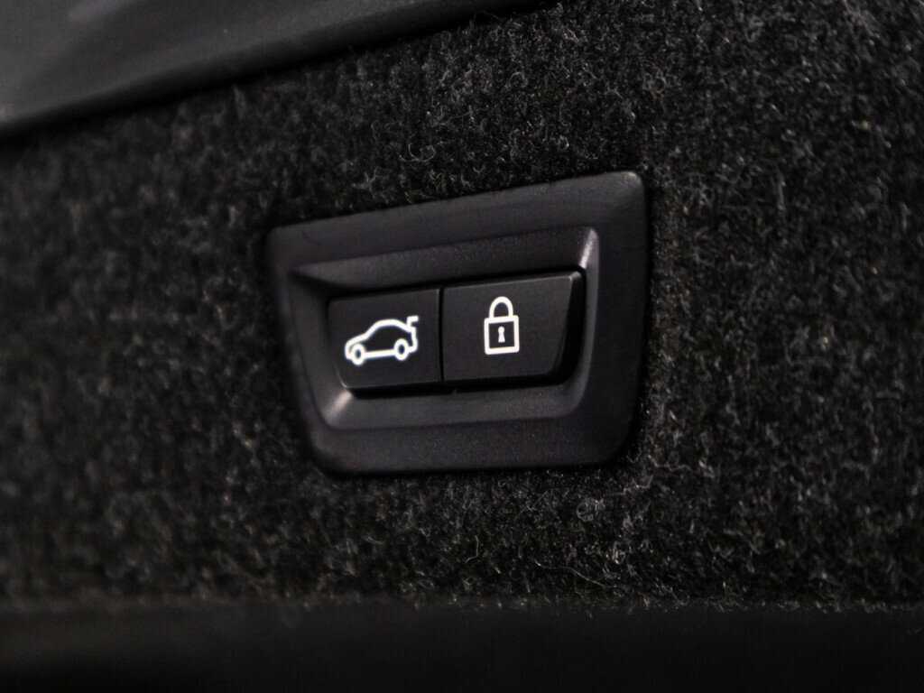 BMW 5 серии 530e xDrive, 2022 Фото №15