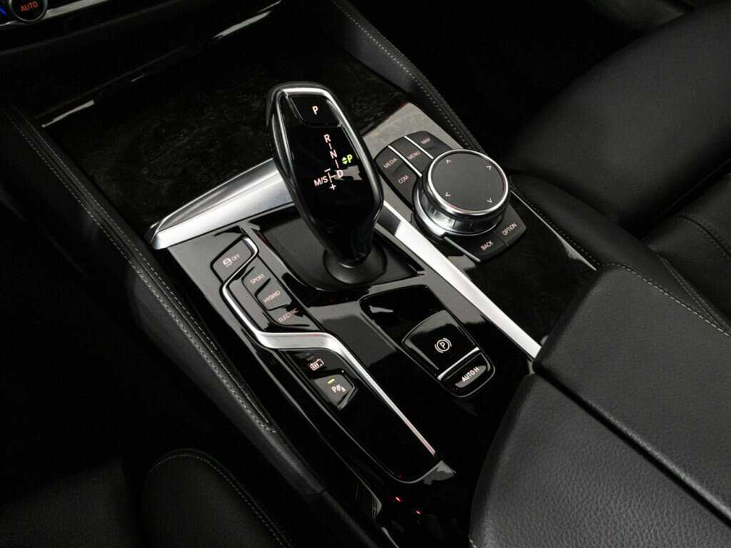 BMW 5 серии 530e xDrive, 2022 Фото №19