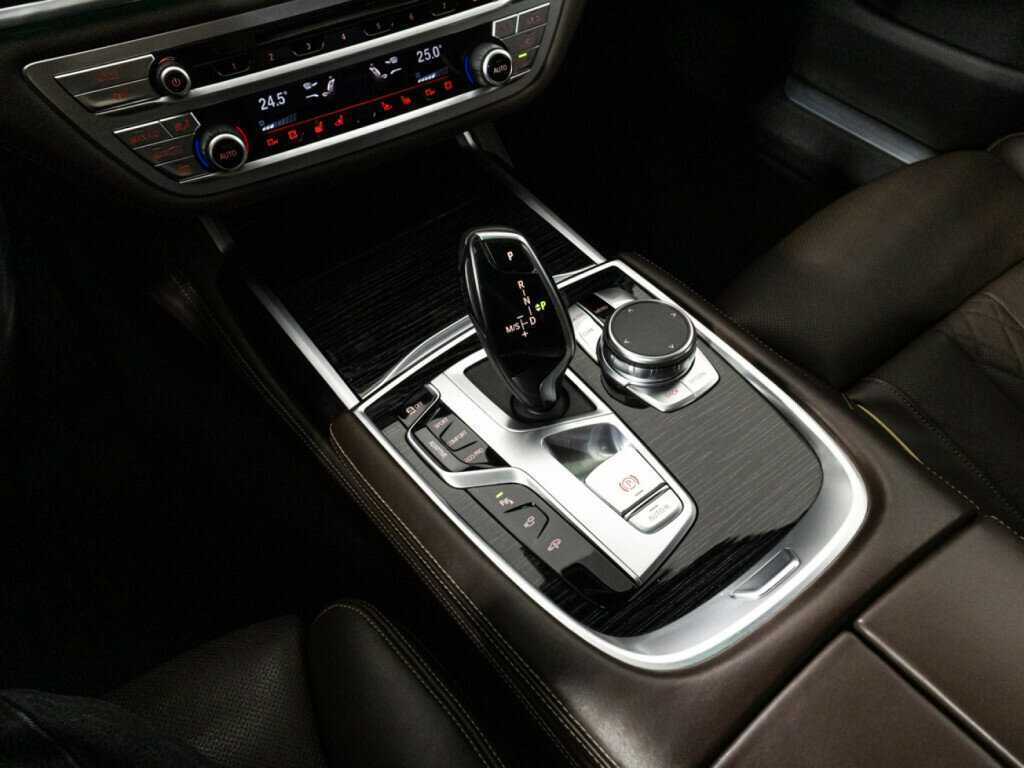 BMW 7 серии 730d xDrive, 2018 Фото №19