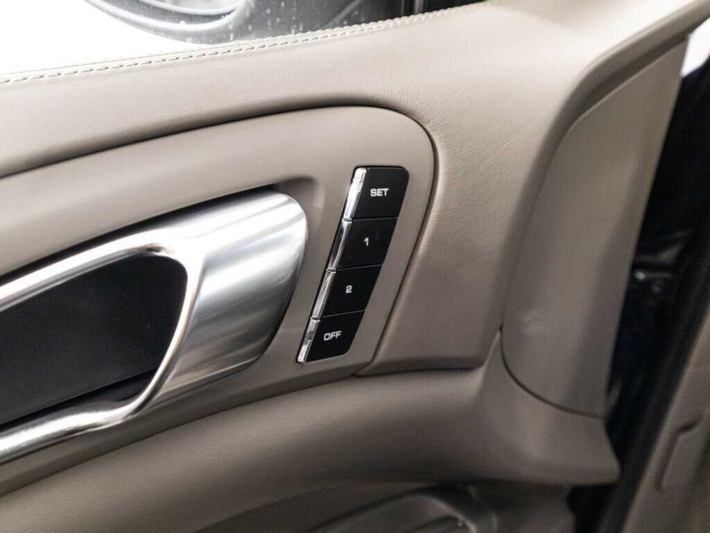 Porsche Cayenne Turbo, 2010 Фото №23