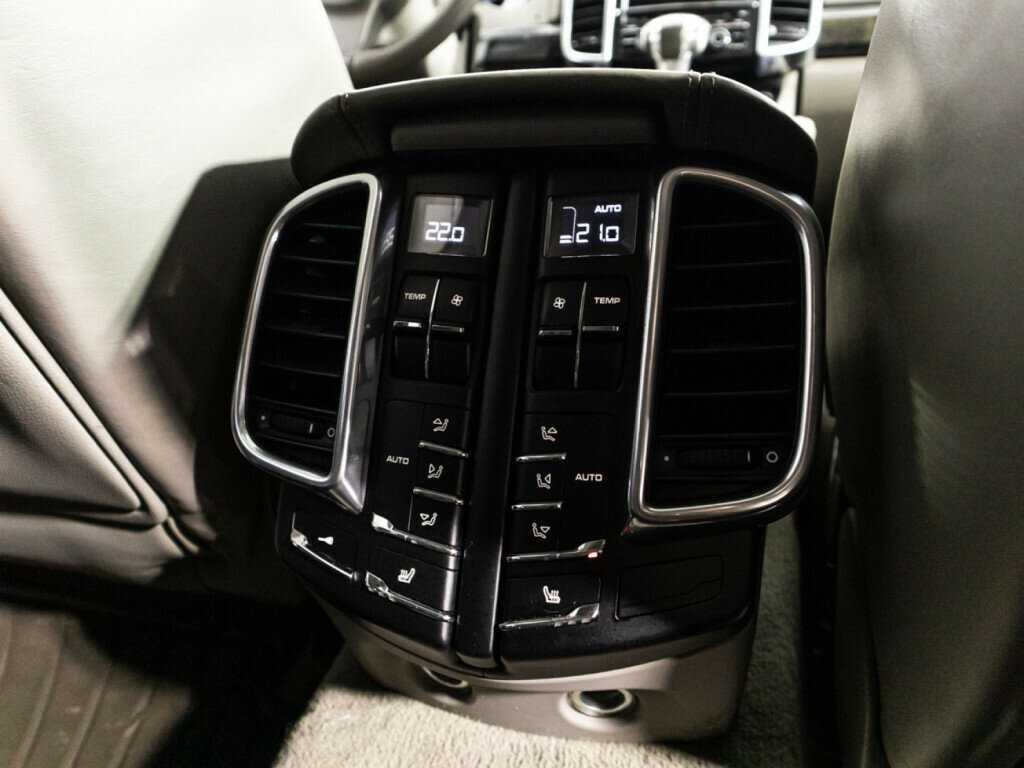 Porsche Cayenne Turbo, 2010 Фото №26