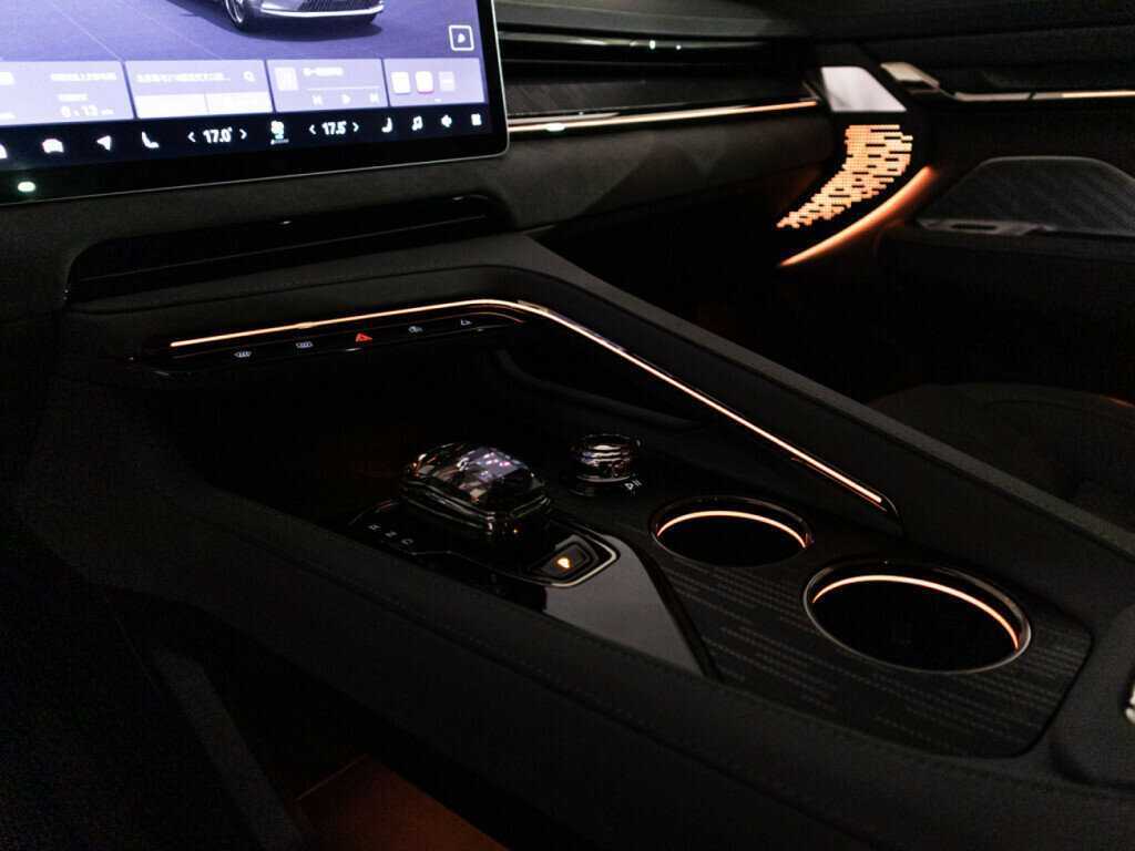 Zeekr 001 100 kWh, 2023 Фото №38