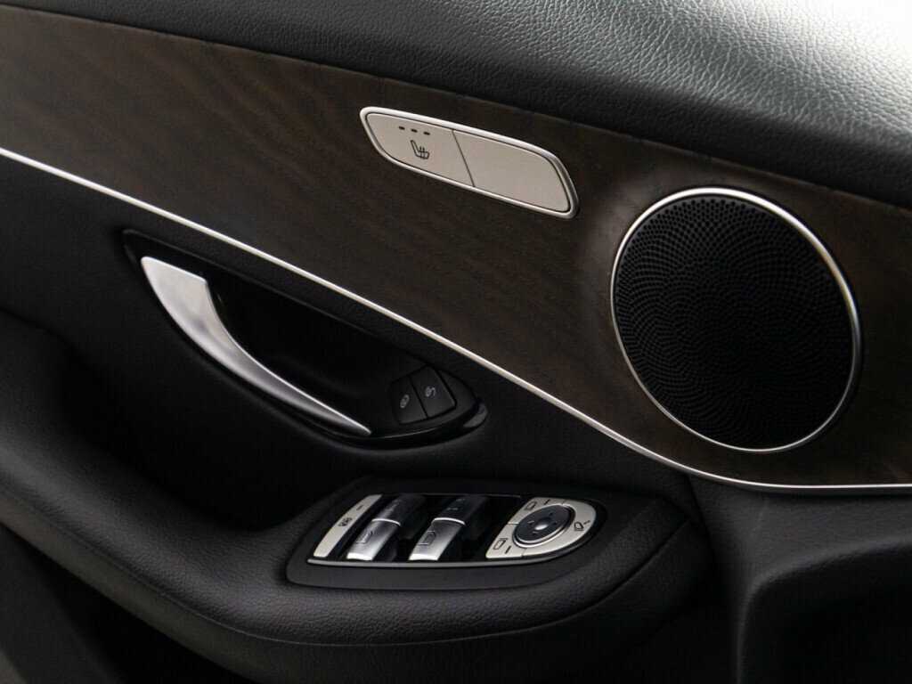 Mercedes-Benz GLC 250, 2017 Фото №20