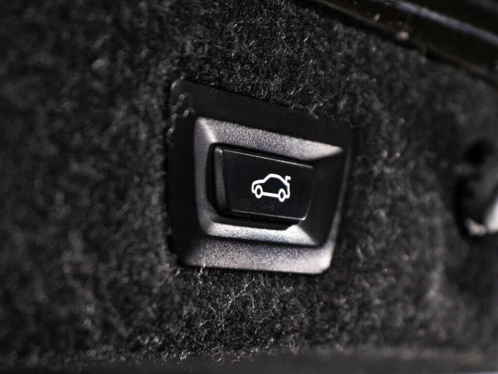 BMW 5 серии 520d xDrive, 2016 Фото №16