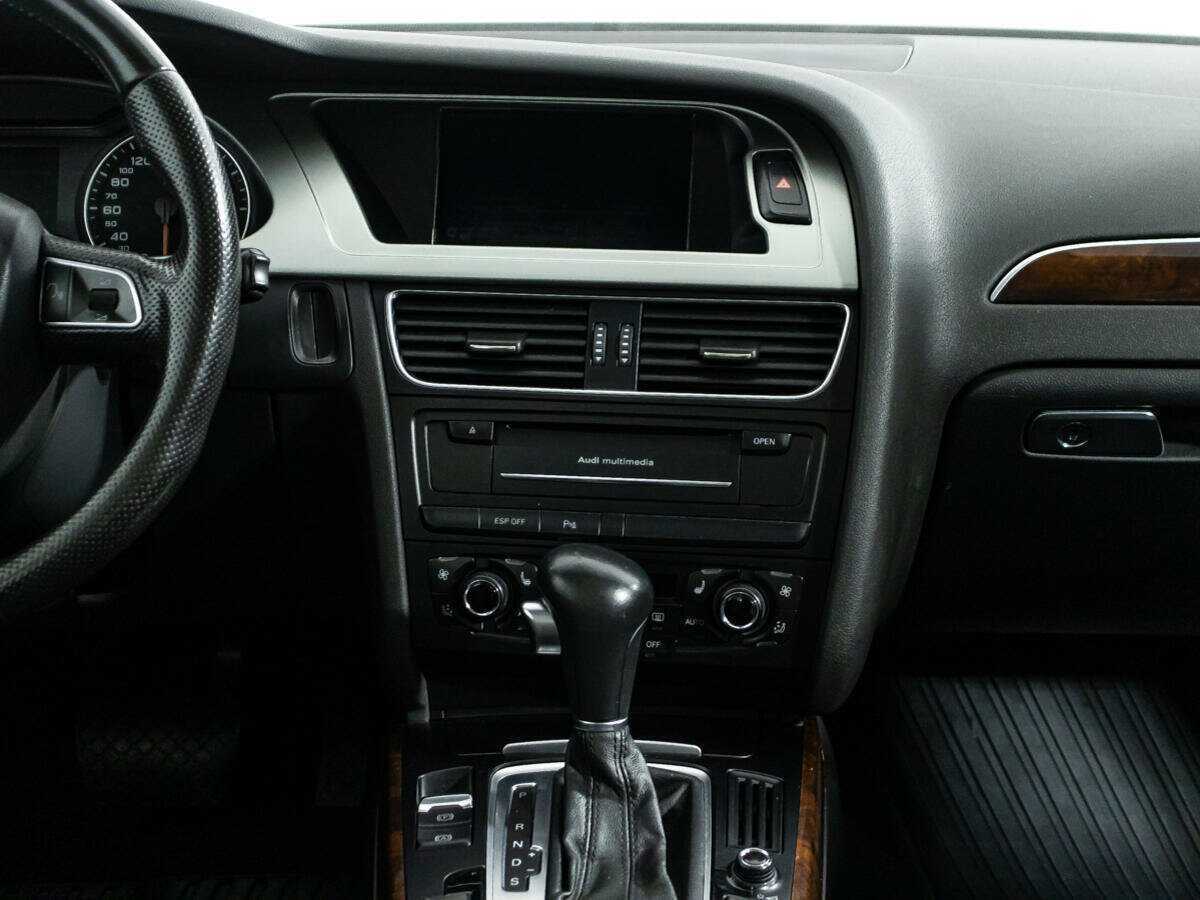 Audi A4, 2010 Фото №13