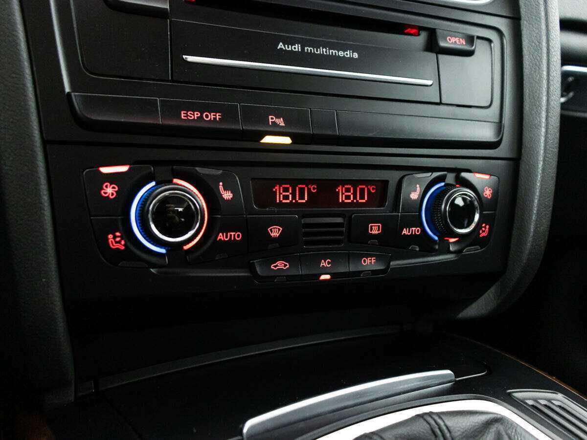 Audi A4, 2010 Фото №19