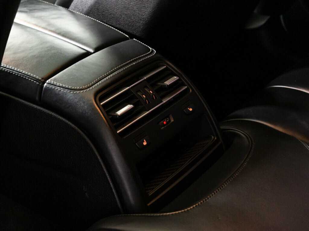 BMW 6 серии 640i xDrive, 2013 Фото №19