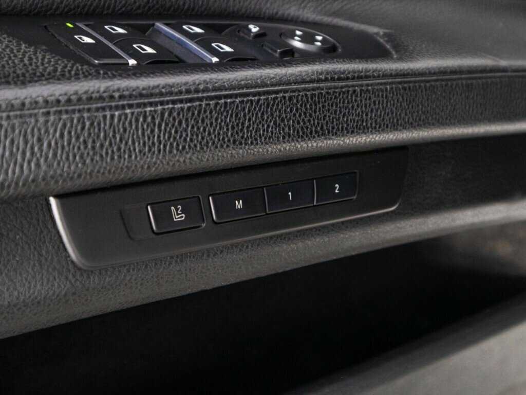 BMW 7 серии 740d xDrive, 2012 Фото №16