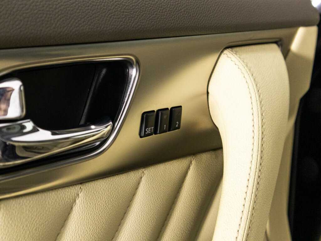 Infiniti FX35, 2008 Фото №21