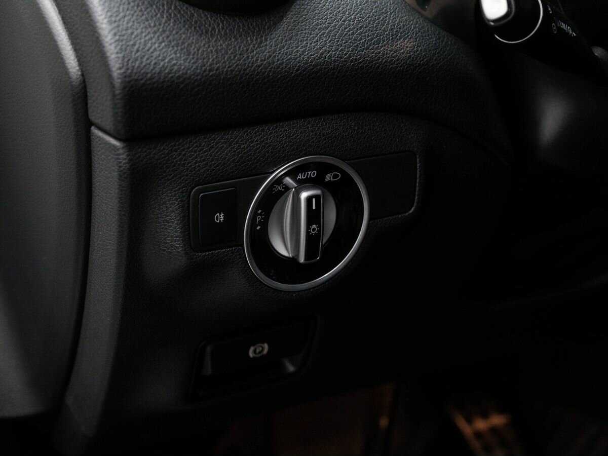 Mercedes-Benz GLA 250, 2016 Фото №18