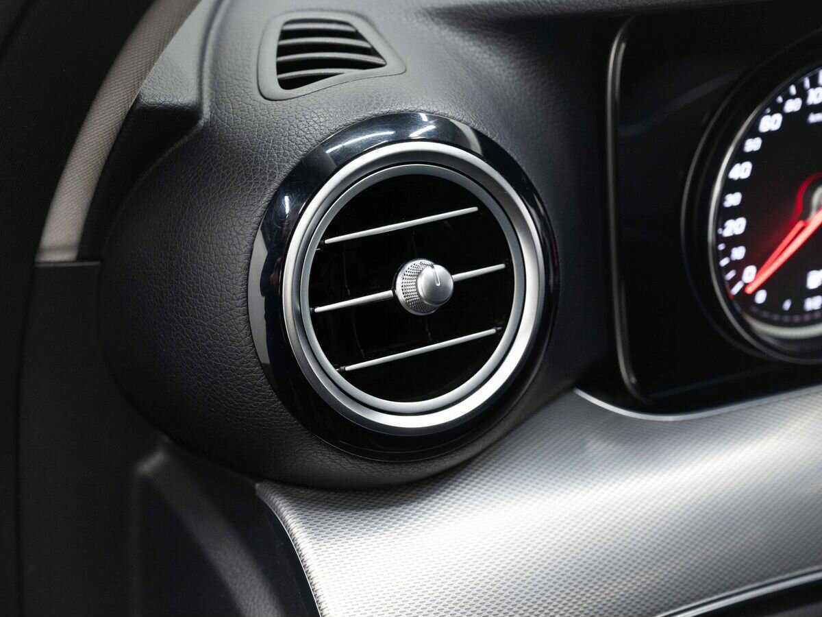 Mercedes-Benz E-Класс 200, 2020 Фото №16