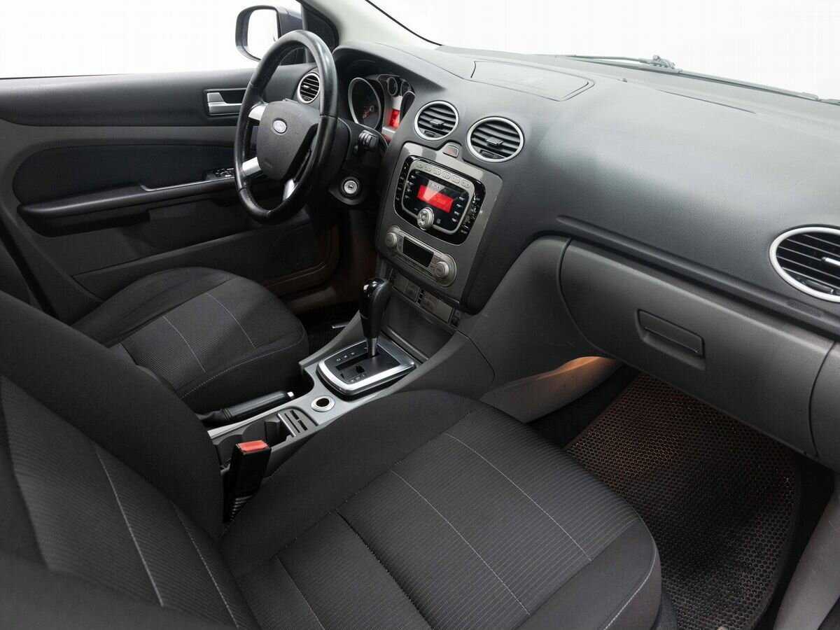 Ford Focus, 2010 Фото №12