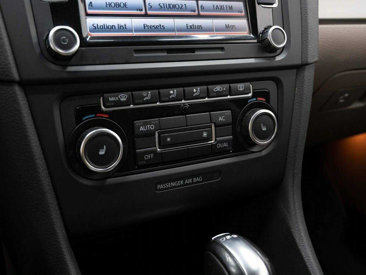 Volkswagen Golf, 2011 Фото №18