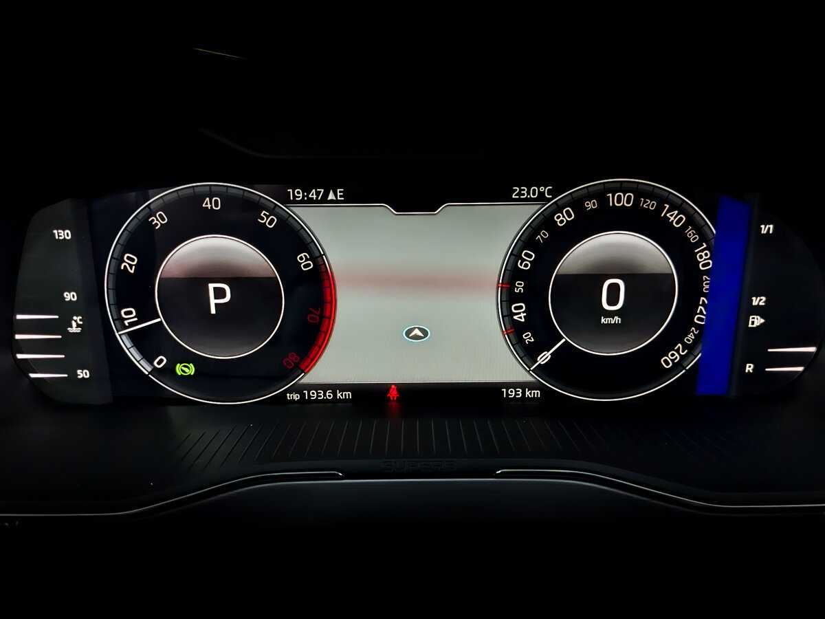 Skoda Superb, 2024 Фото №12