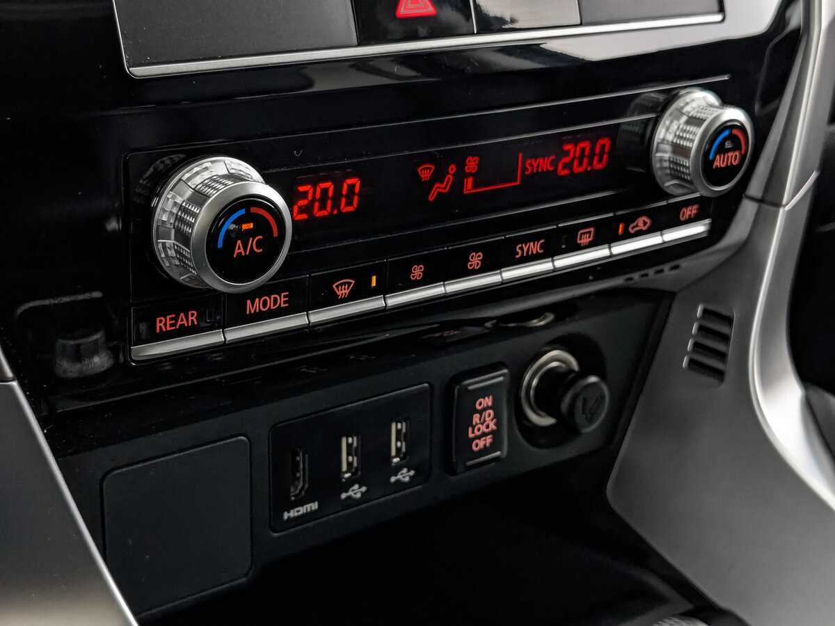 Mitsubishi Montero Sport, 2023 Фото №25