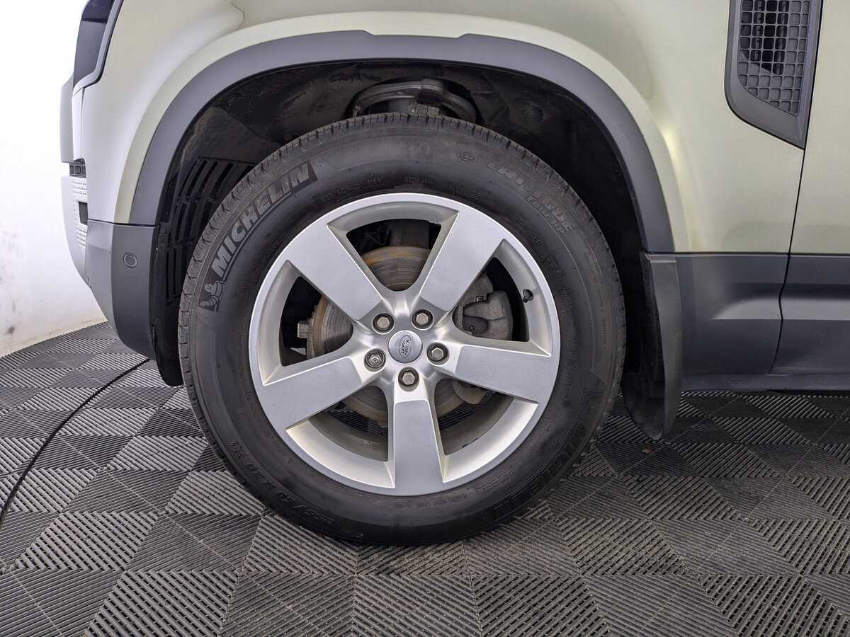 Land Rover Defender 110, 2021 Фото №12