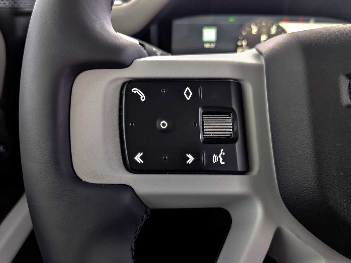 Land Rover Defender 110, 2021 Фото №28