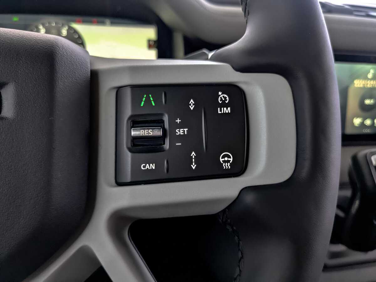 Land Rover Defender 110, 2021 Фото №29