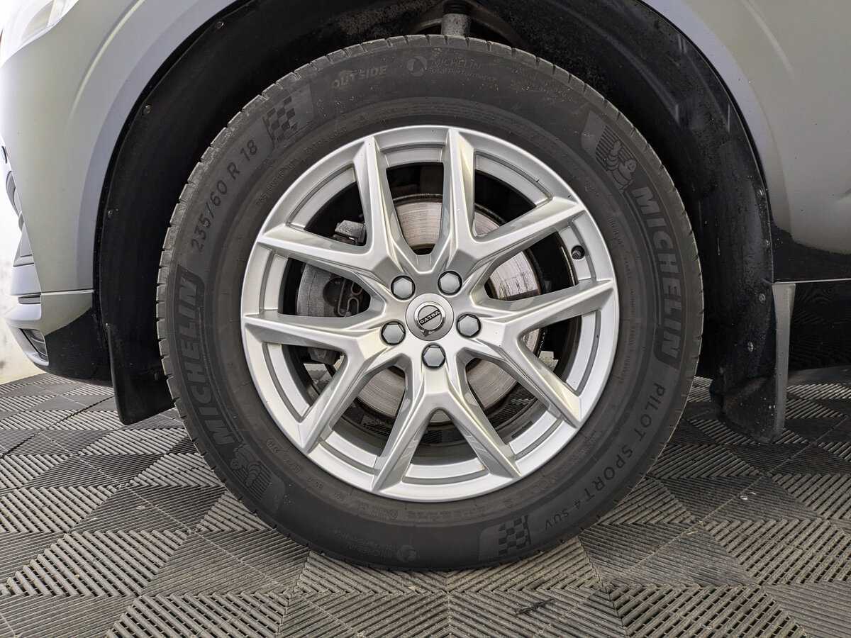 Volvo XC60, 2020 Фото №12