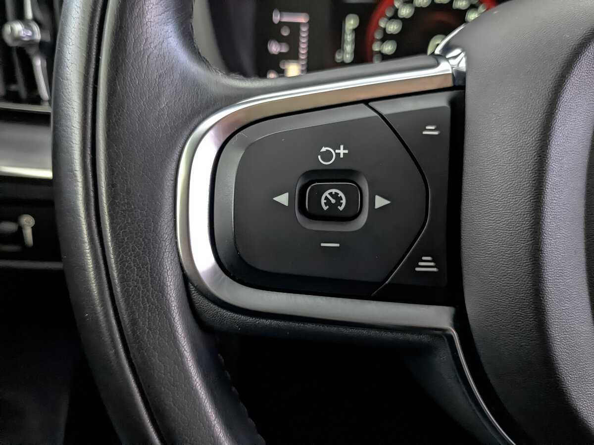 Volvo XC60, 2019 Фото №25