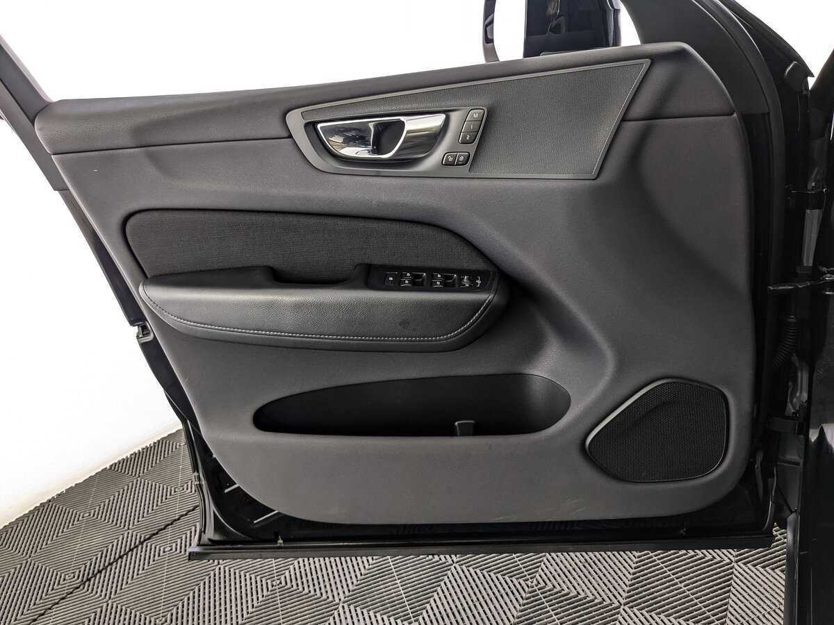 Volvo XC60, 2021 Фото №18