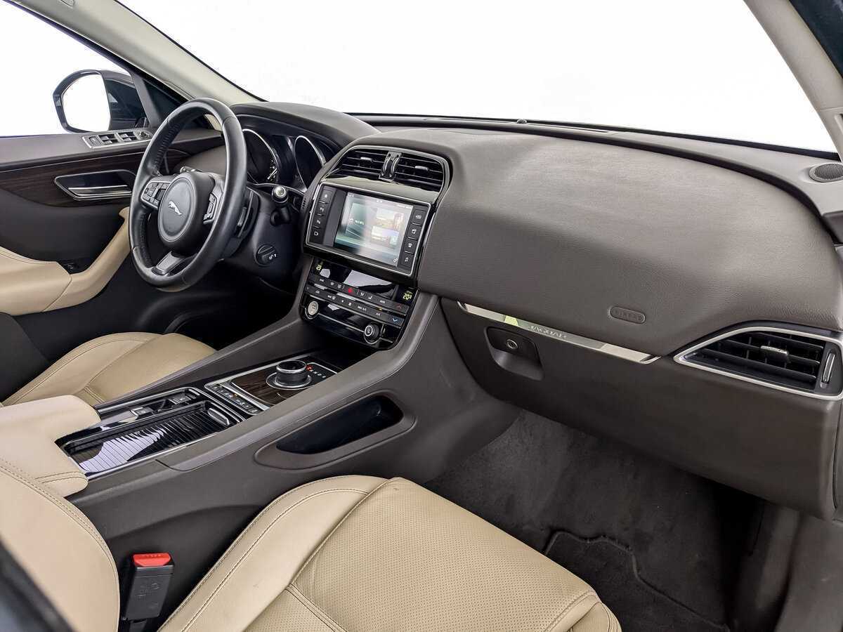 Jaguar F-Pace, 2016 Фото №11