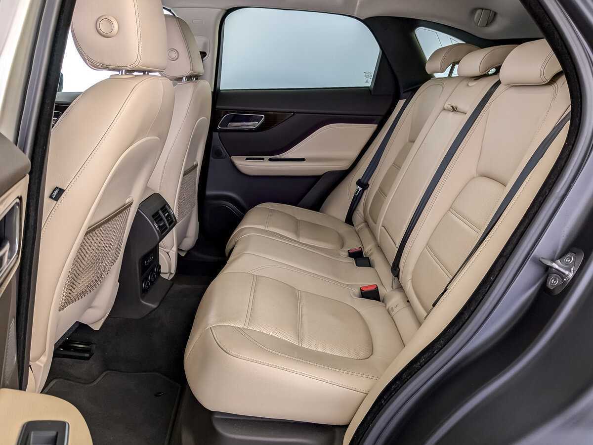 Jaguar F-Pace, 2016 Фото №12
