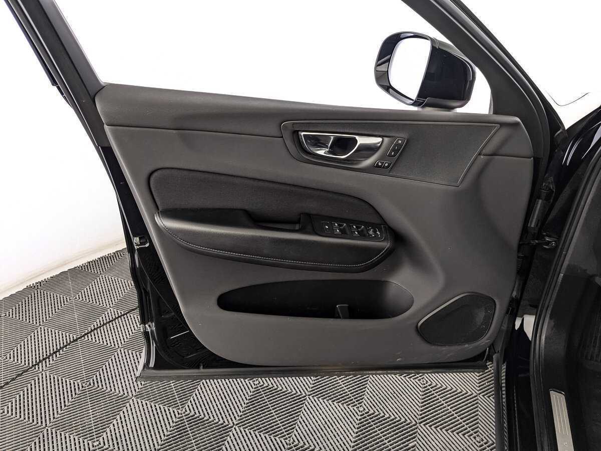 Volvo XC60, 2020 Фото №19