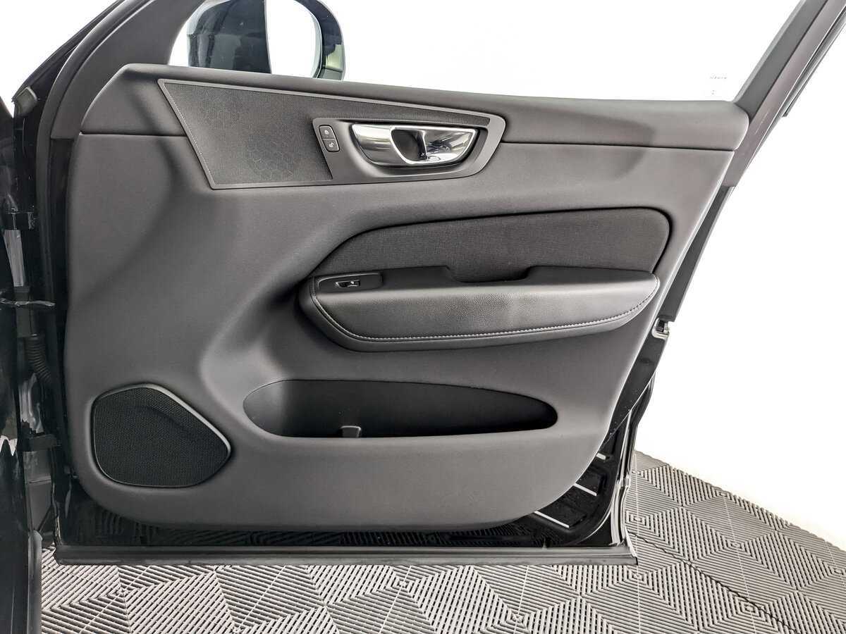 Volvo XC60, 2020 Фото №23