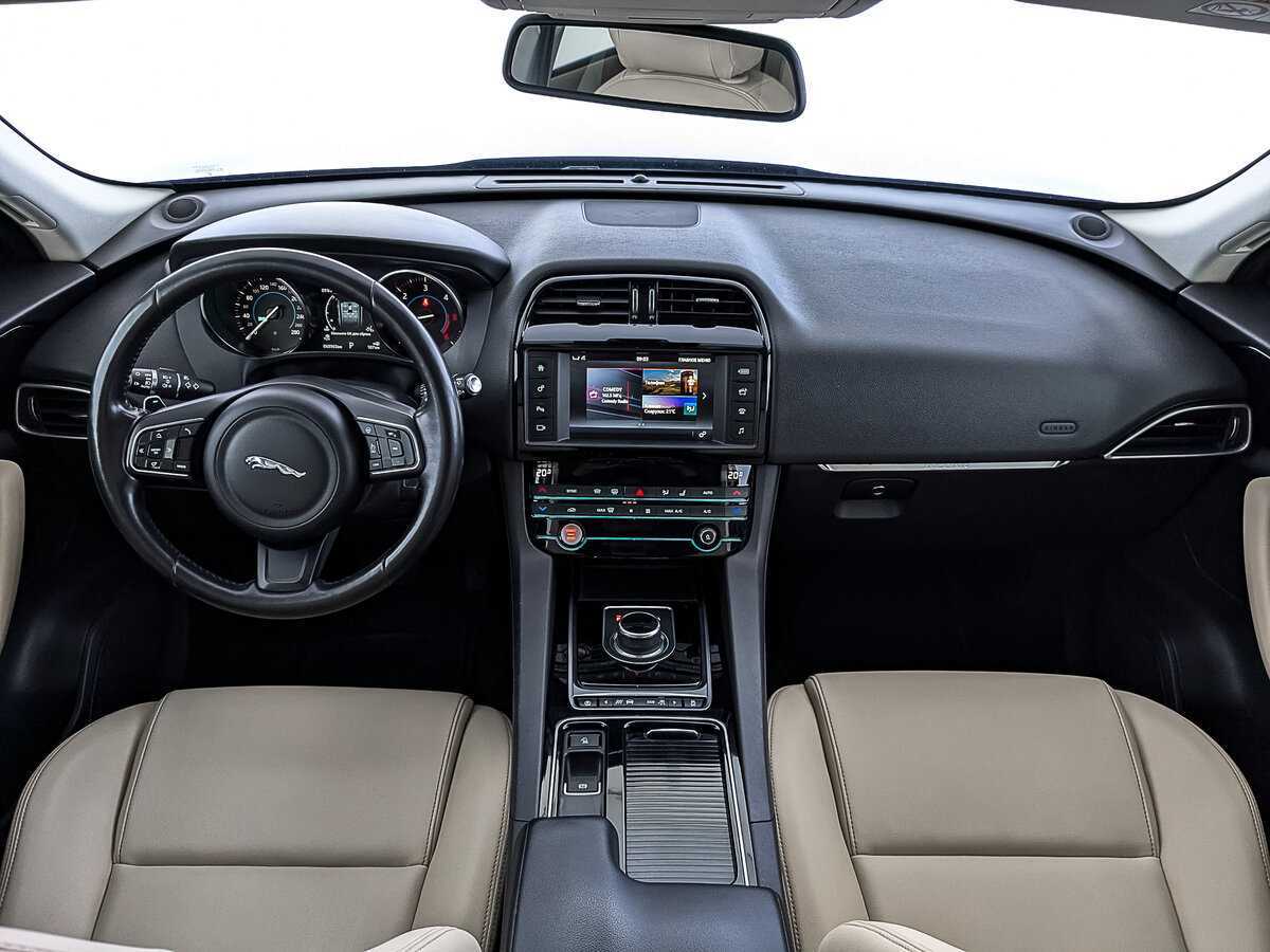 Jaguar F-Pace, 2017 Фото №14