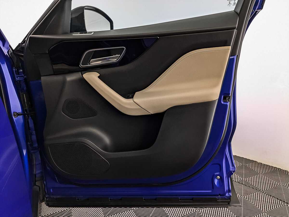 Jaguar F-Pace, 2017 Фото №22
