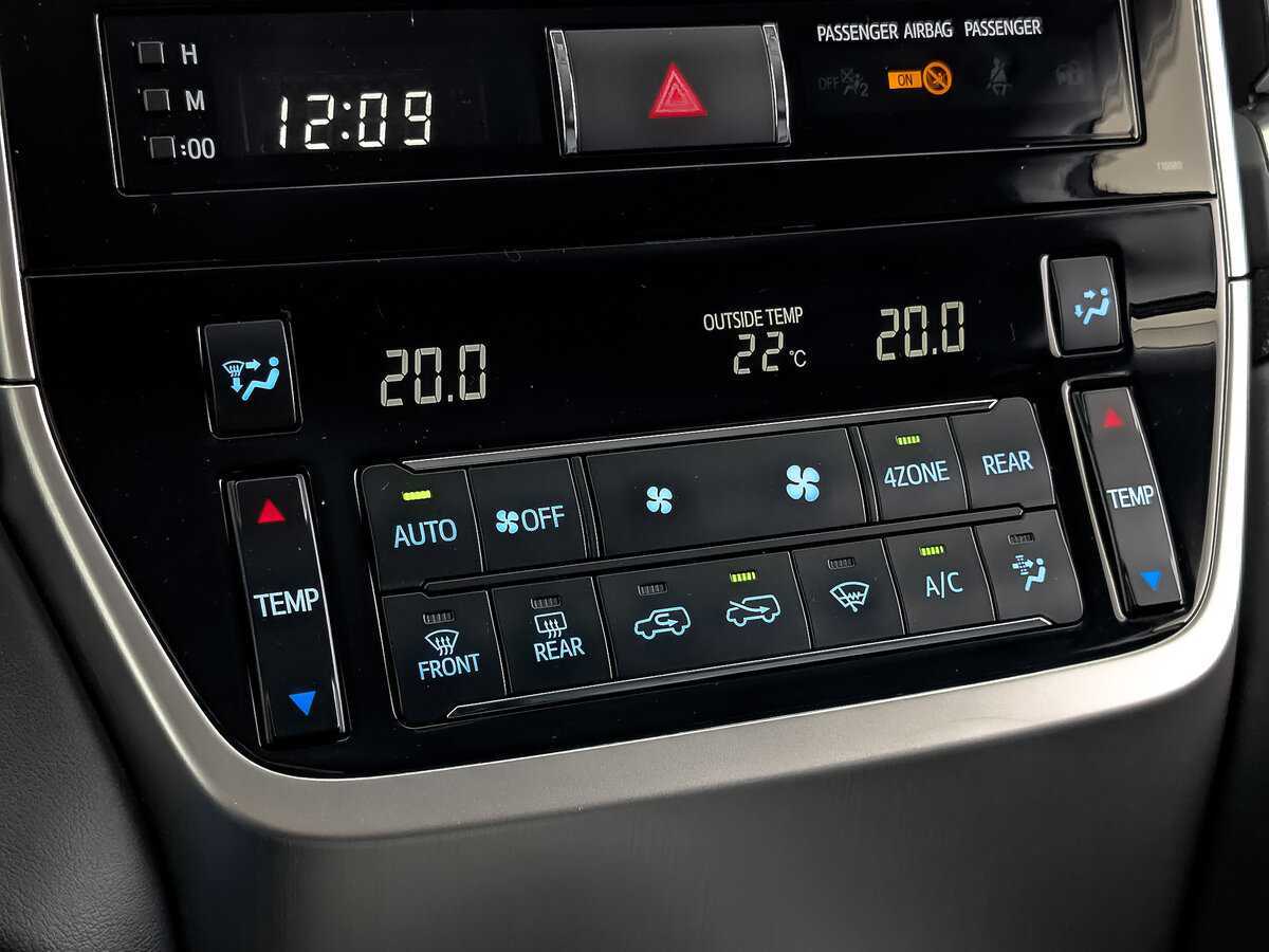 Toyota Land Cruiser, 2020 Фото №19