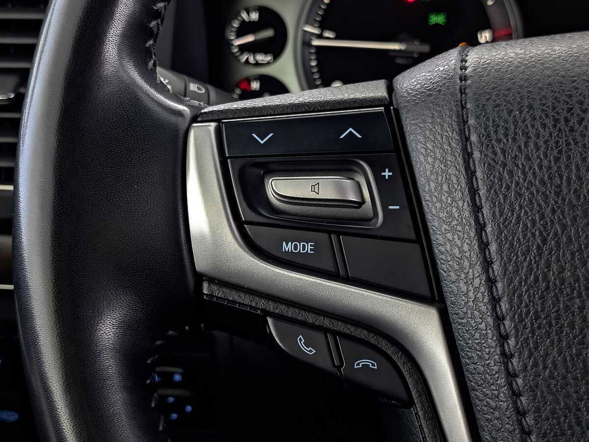 Toyota Land Cruiser, 2020 Фото №25