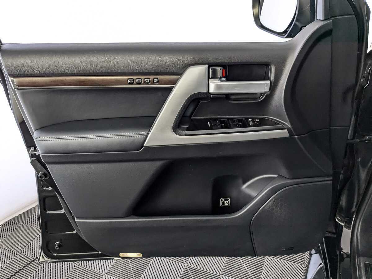 Toyota Land Cruiser, 2018 Фото №19