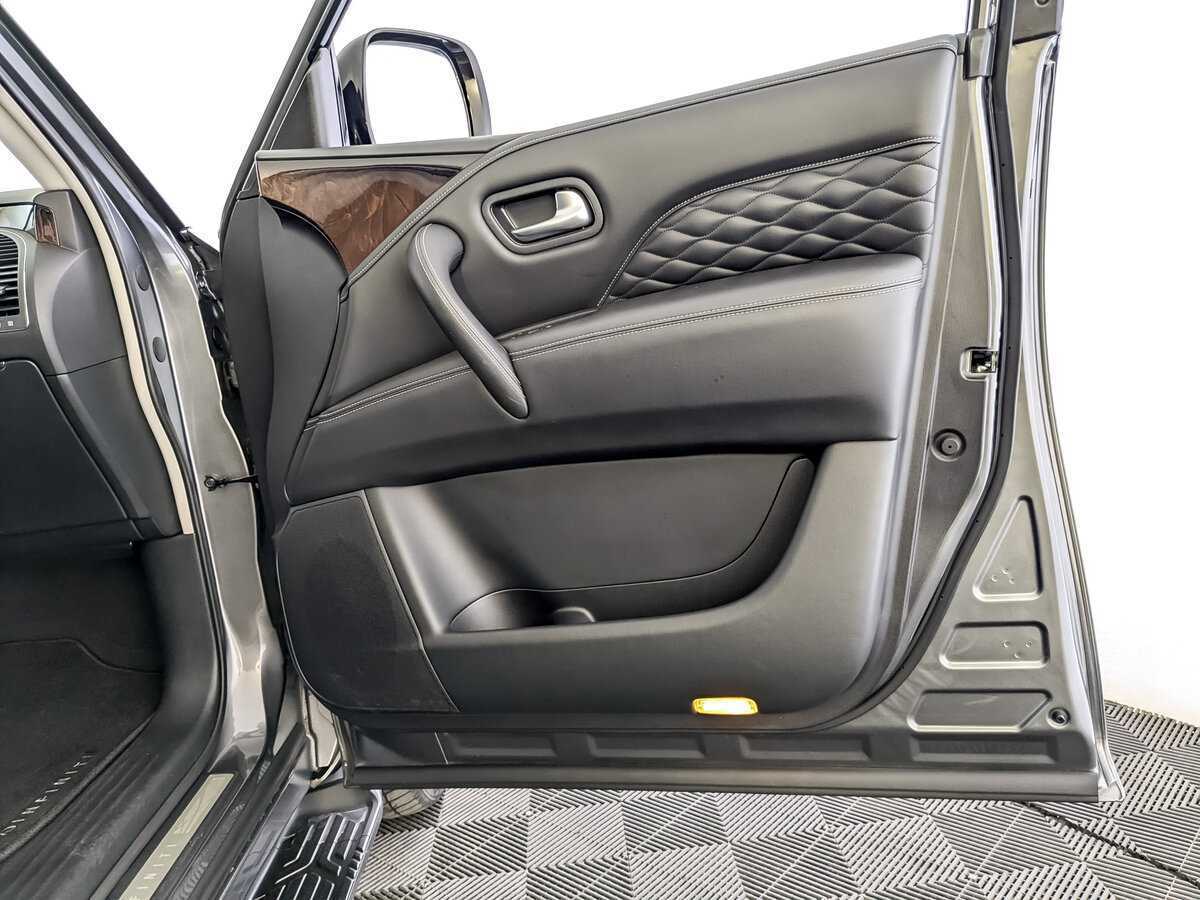 Infiniti QX80, 2018 Фото №25