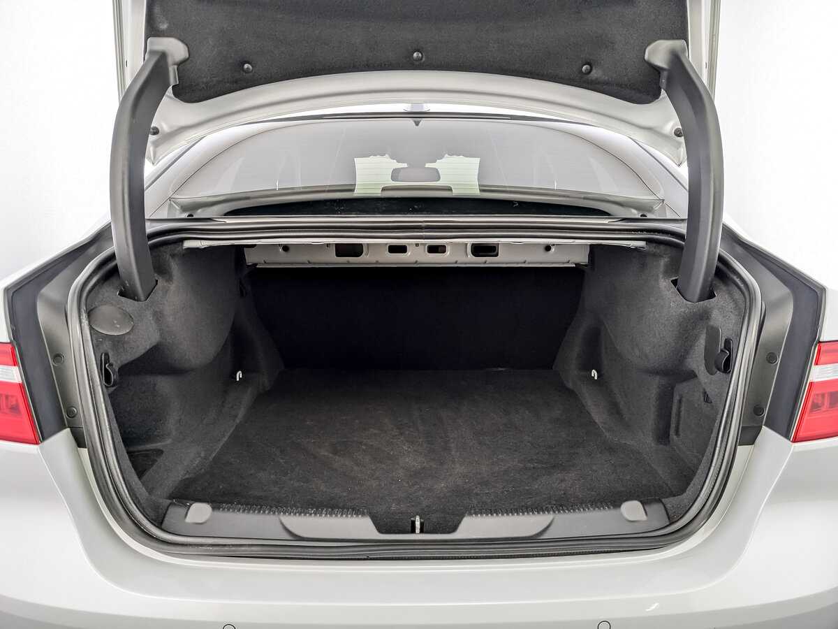 Jaguar XE, 2017 Фото №10