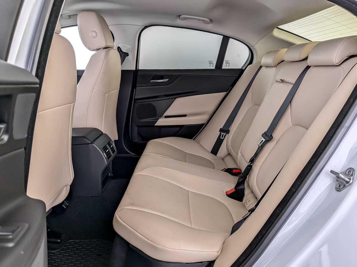 Jaguar XE, 2017 Фото №12