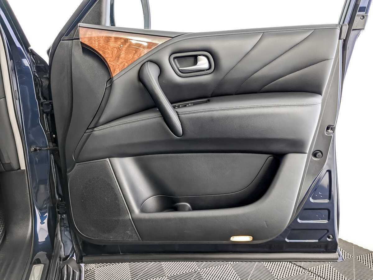 Infiniti QX80, 2017 Фото №25