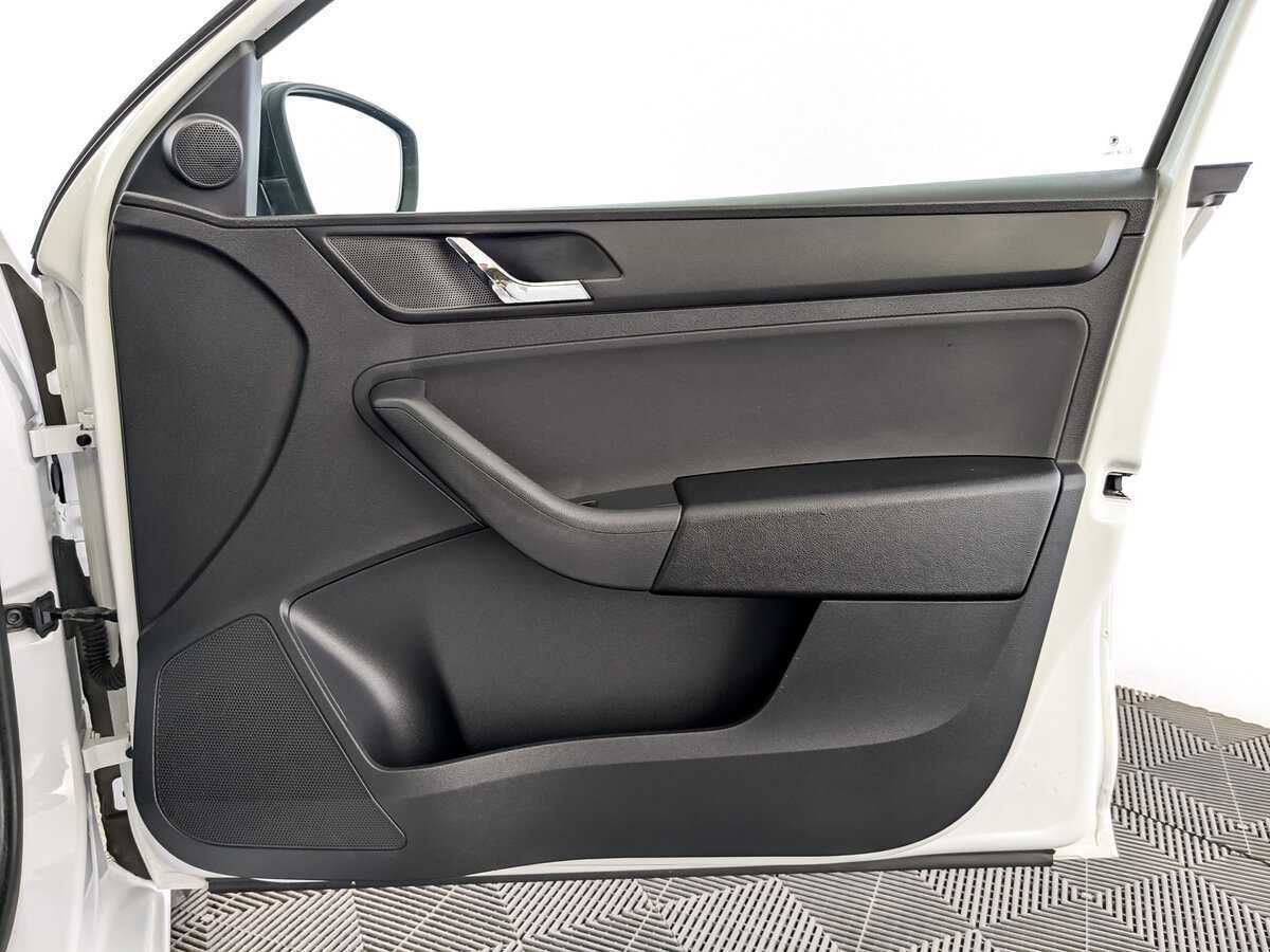 Skoda Rapid, 2017 Фото №23