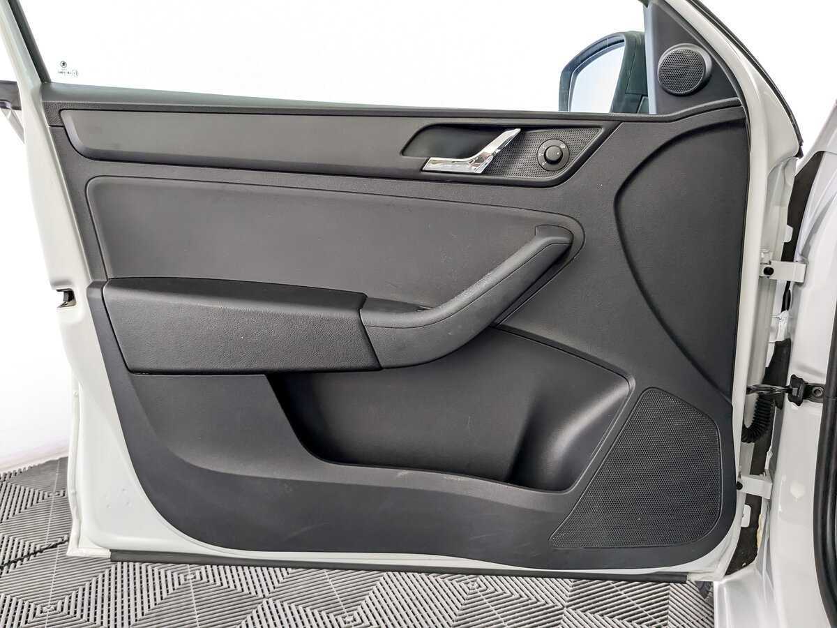 Skoda Rapid, 2017 Фото №19